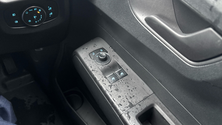 Ford Transit Courier E-Transit Courier 100kW 43kWh Trend Van Auto